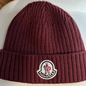 Moncler Berretto Basic Ribbed Beanie UNISEX